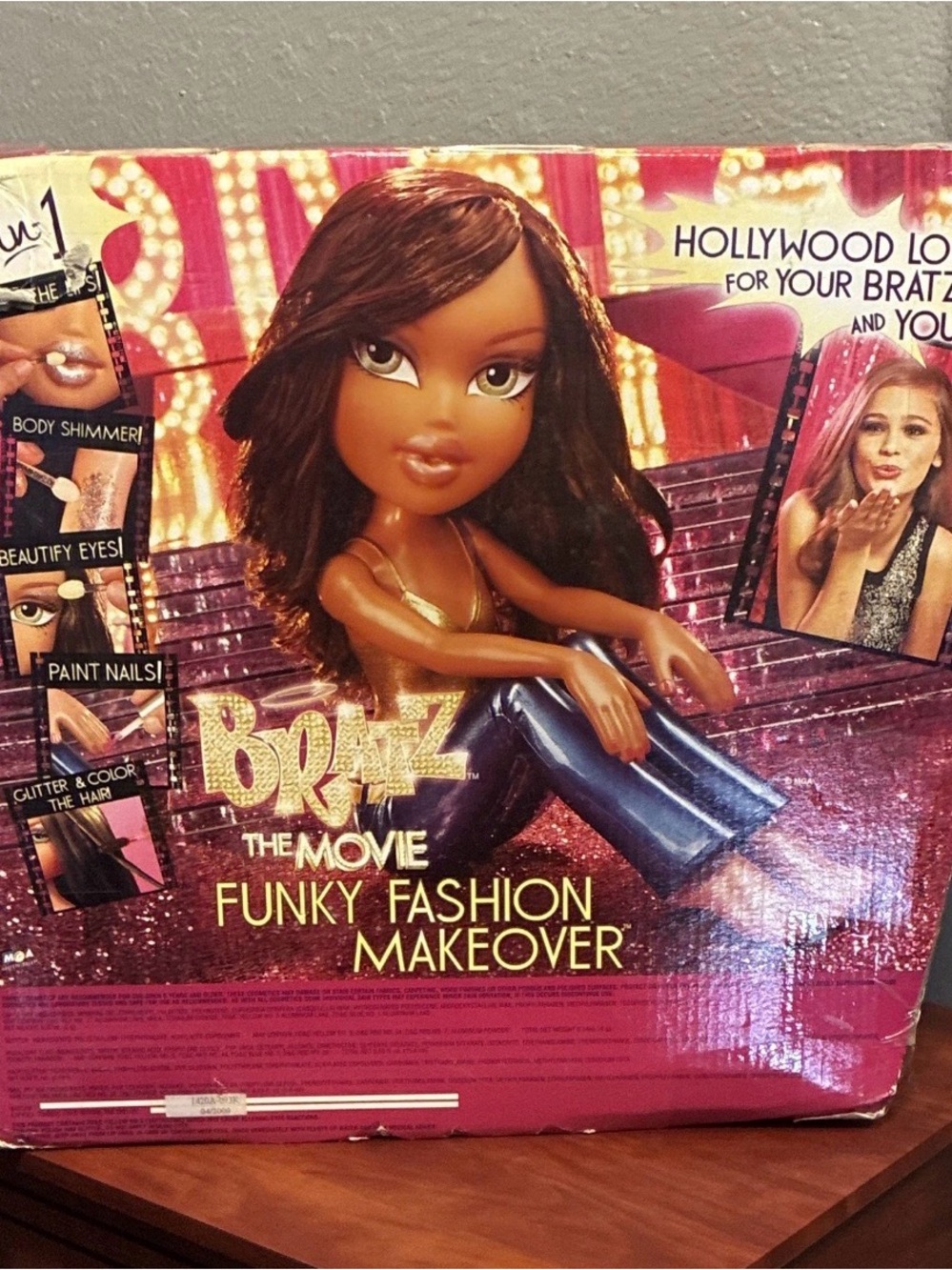 Bratz The Movie Funky Fashion Makeover Doll Set - Pink - Picture 3 of 4